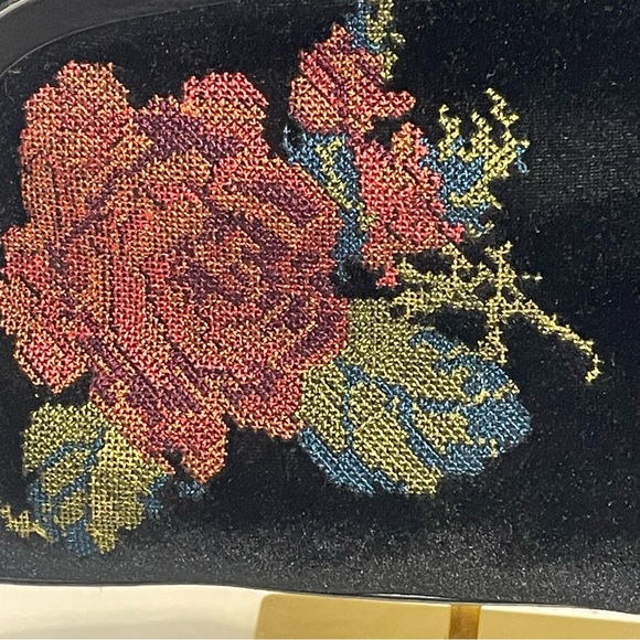 Isaac Mizrahi for Target Black Floral Handbag Satchel. Velvet. Embroidered rose - Picture 2 of 12